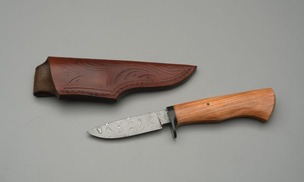 Medium Hunter - High Carbon Damascus