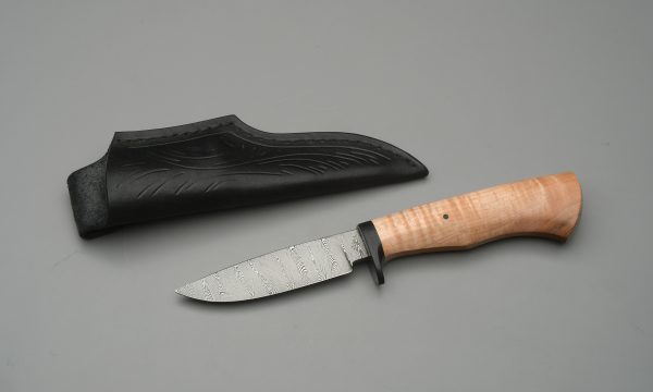 Medium Hunter - High Carbon Damascus
