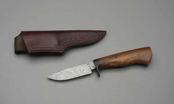Medium Hunter - High Carbon Damascus